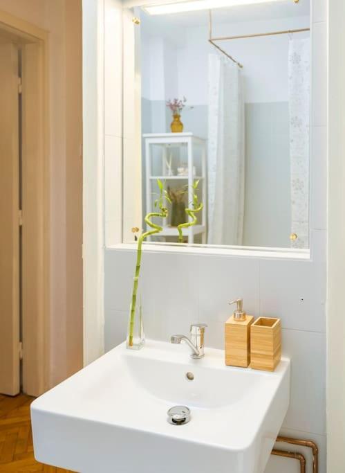 Ultra-Central University Square Apartament Apartament Bucureşti Ngoại thất bức ảnh